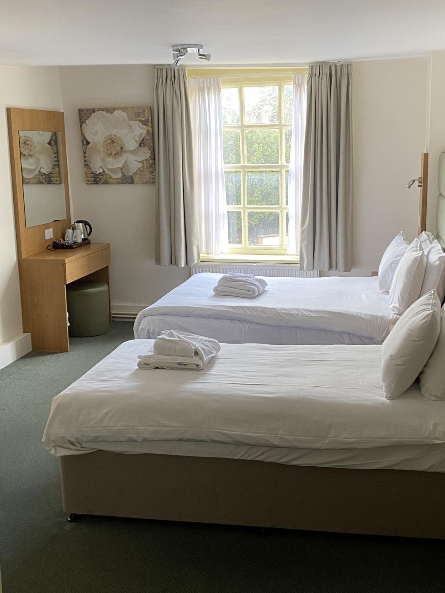 New Inn Hotel Lechlade Habitación foto