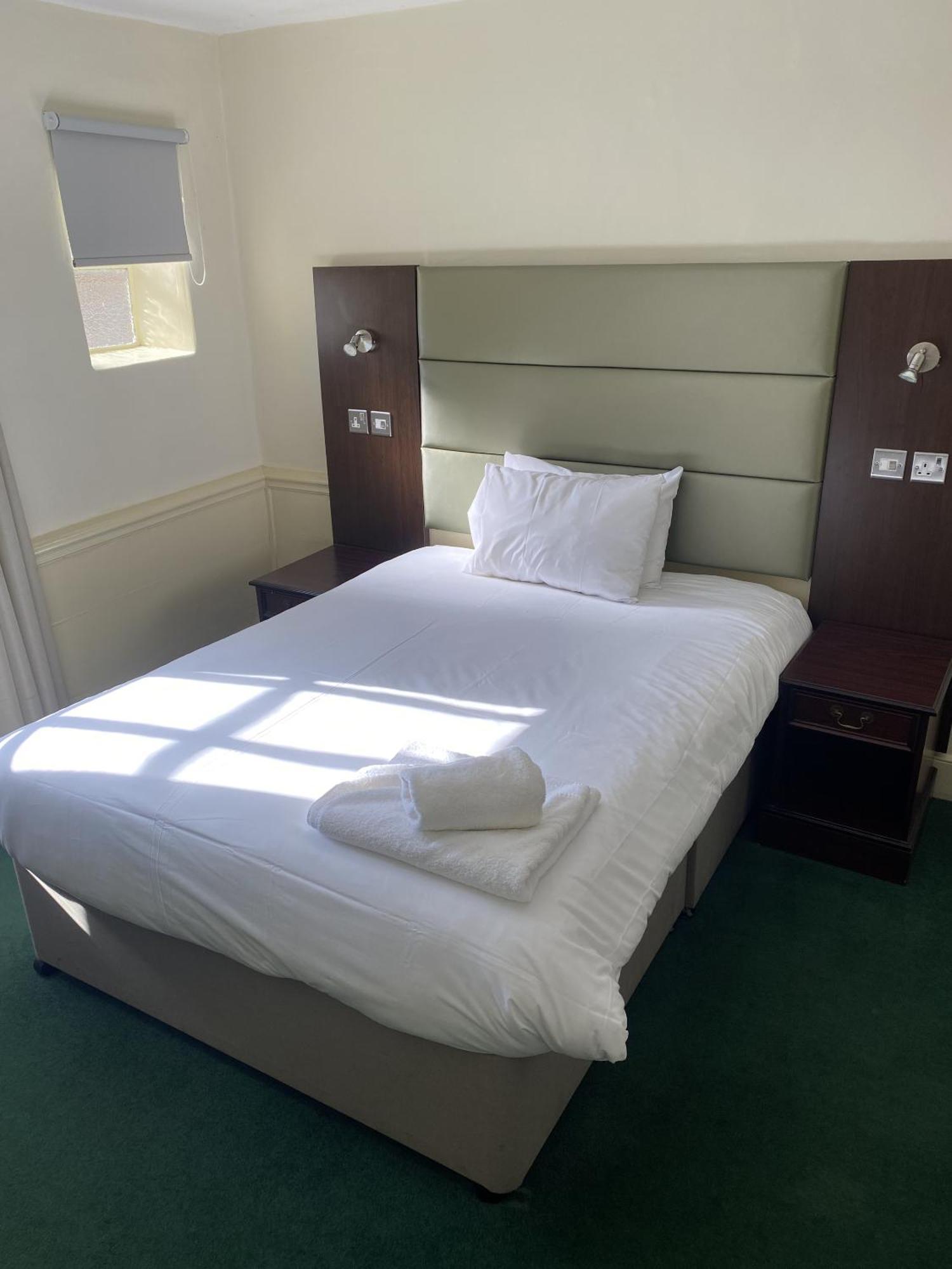 New Inn Hotel Lechlade Habitación foto