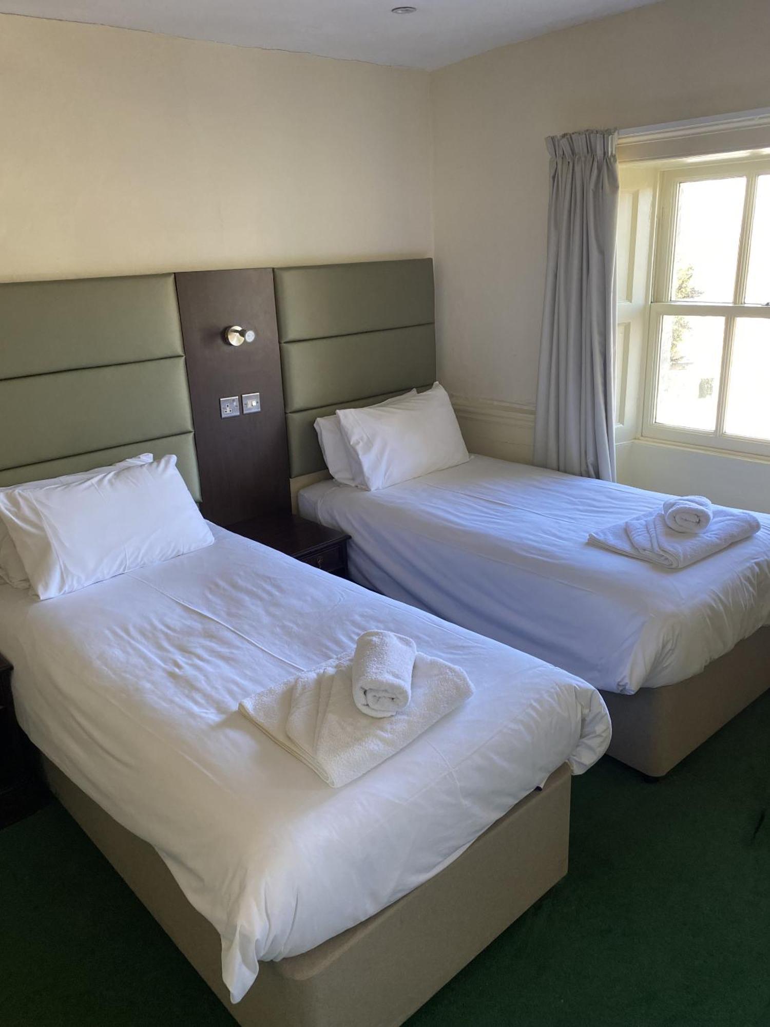 New Inn Hotel Lechlade Habitación foto