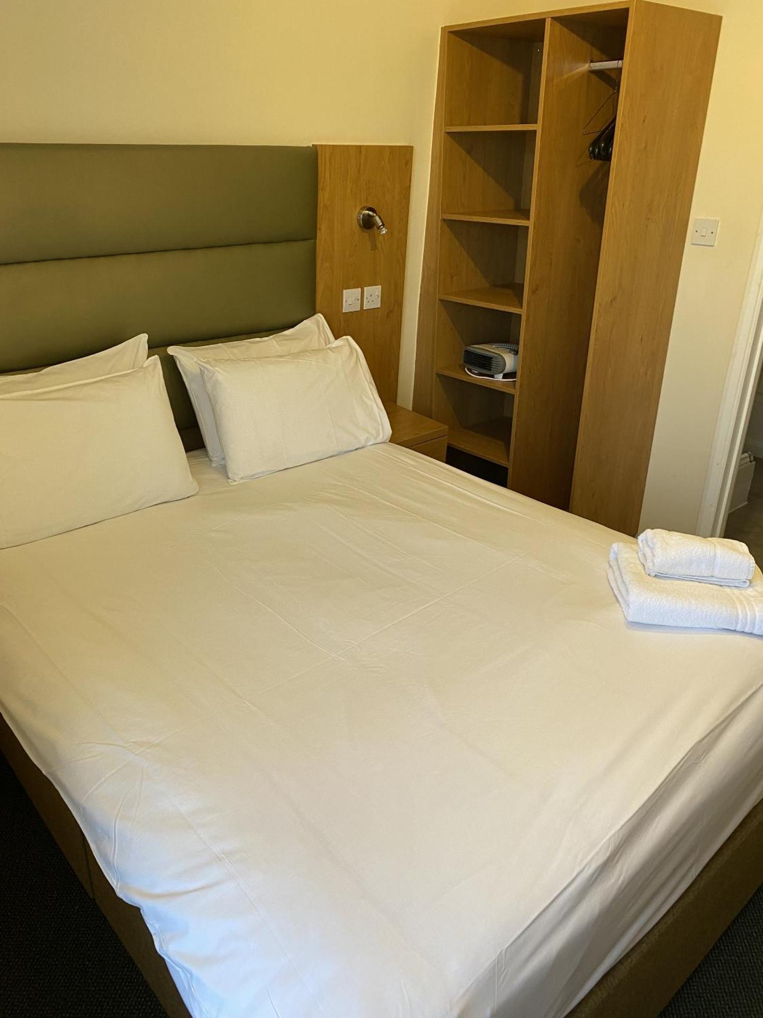 New Inn Hotel Lechlade Habitación foto