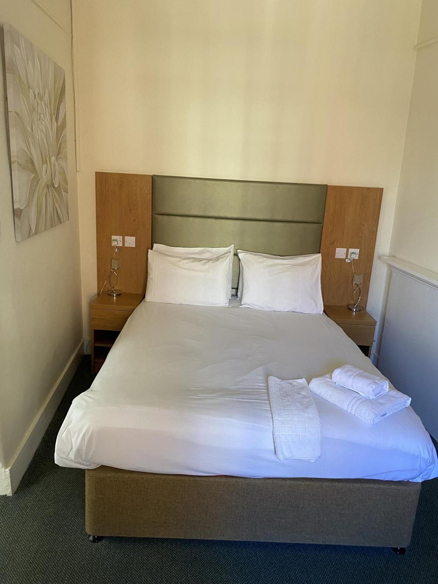 New Inn Hotel Lechlade Habitación foto